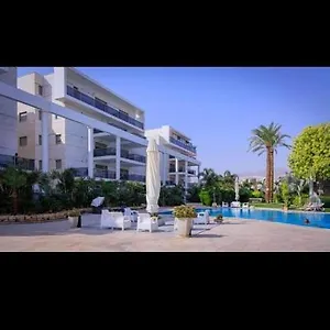 With Pool Terrasse Royal Park אילת